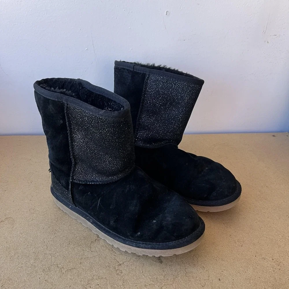 UGG Classic Short Boots Womens Black‎ Suede Shearling Glitter Mid Calf Fur Lined